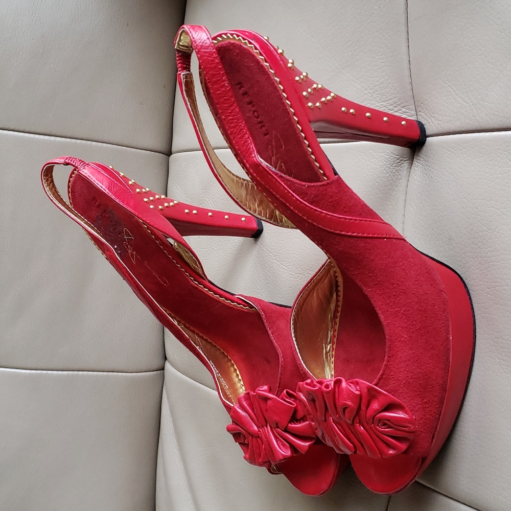 Beautiful red color with gold accents stilettos
